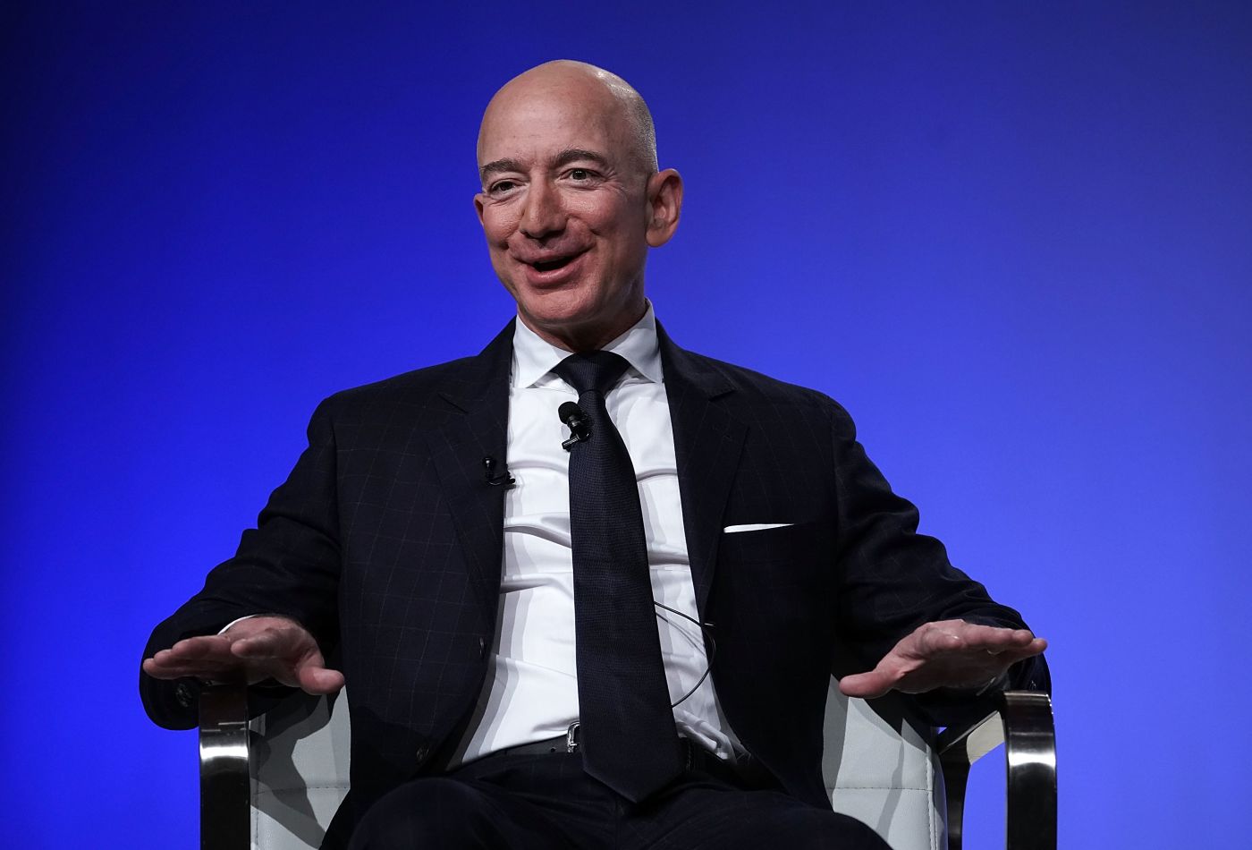 Jeff Bezos | Tài sản của Jeff Bezos đủ mua bao nhiêu căn nhà tại Mỹ?